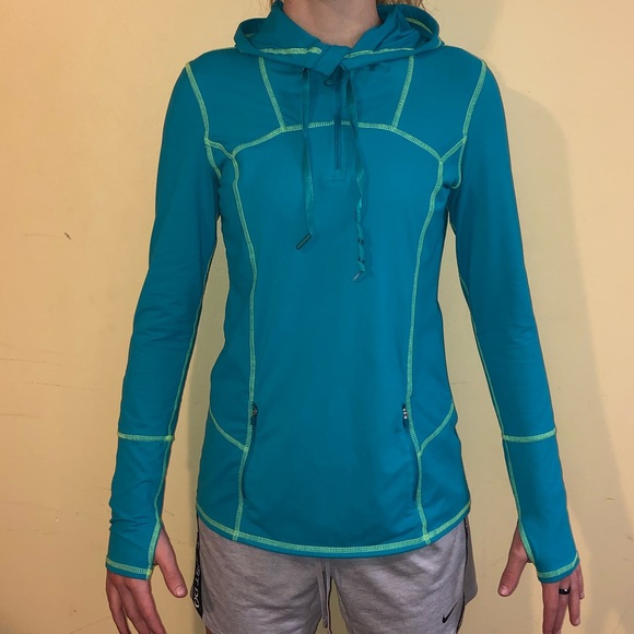 Lightweight Hooded Running Longsleeve - Picture 2 of 4